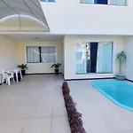 COPFL0101 - Casa grande com piscina privativa em Praia do Flamengo por Beehost